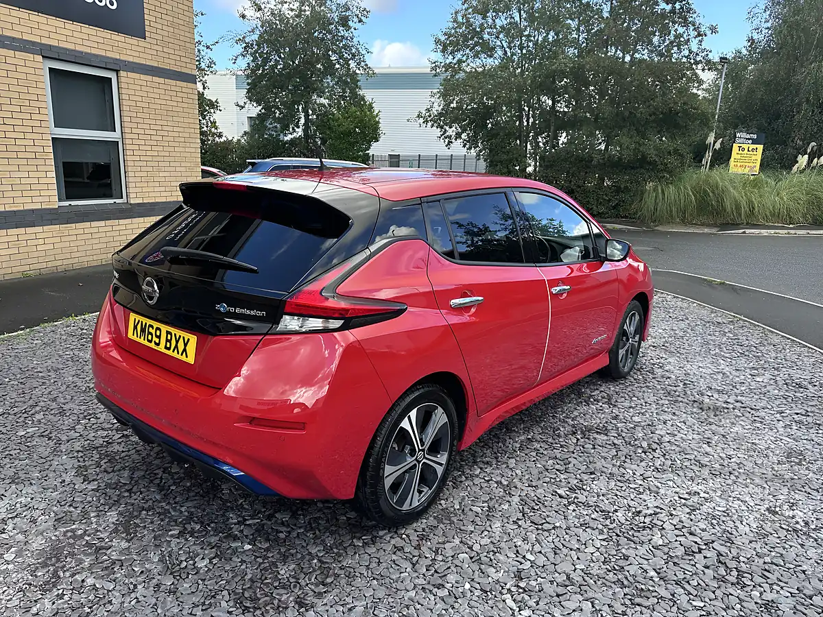 Used 2019 Nissan Leaf Tekna Red - Interior and Exterior details 9