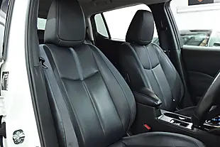 Used 2019 Nissan Leaf Tekna White - Interior and Exterior details 10