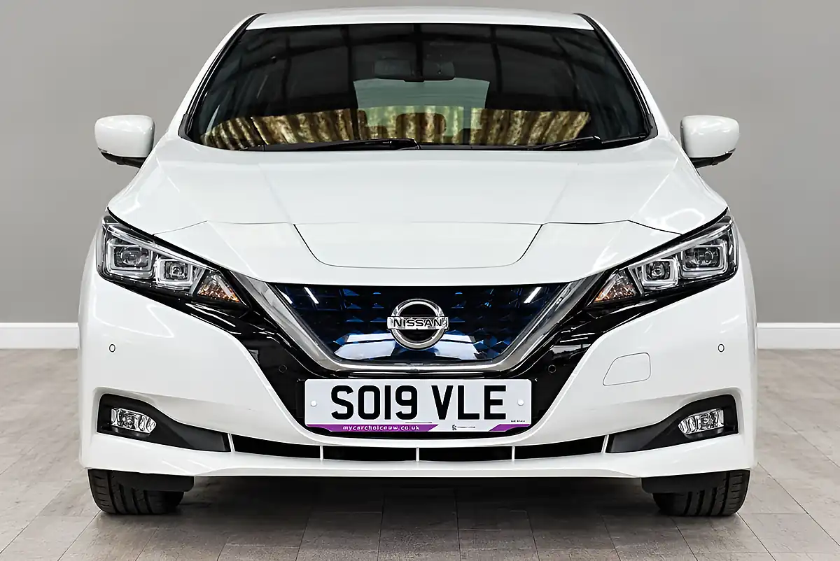 Used 2019 Nissan Leaf Tekna White - Interior and Exterior details 2