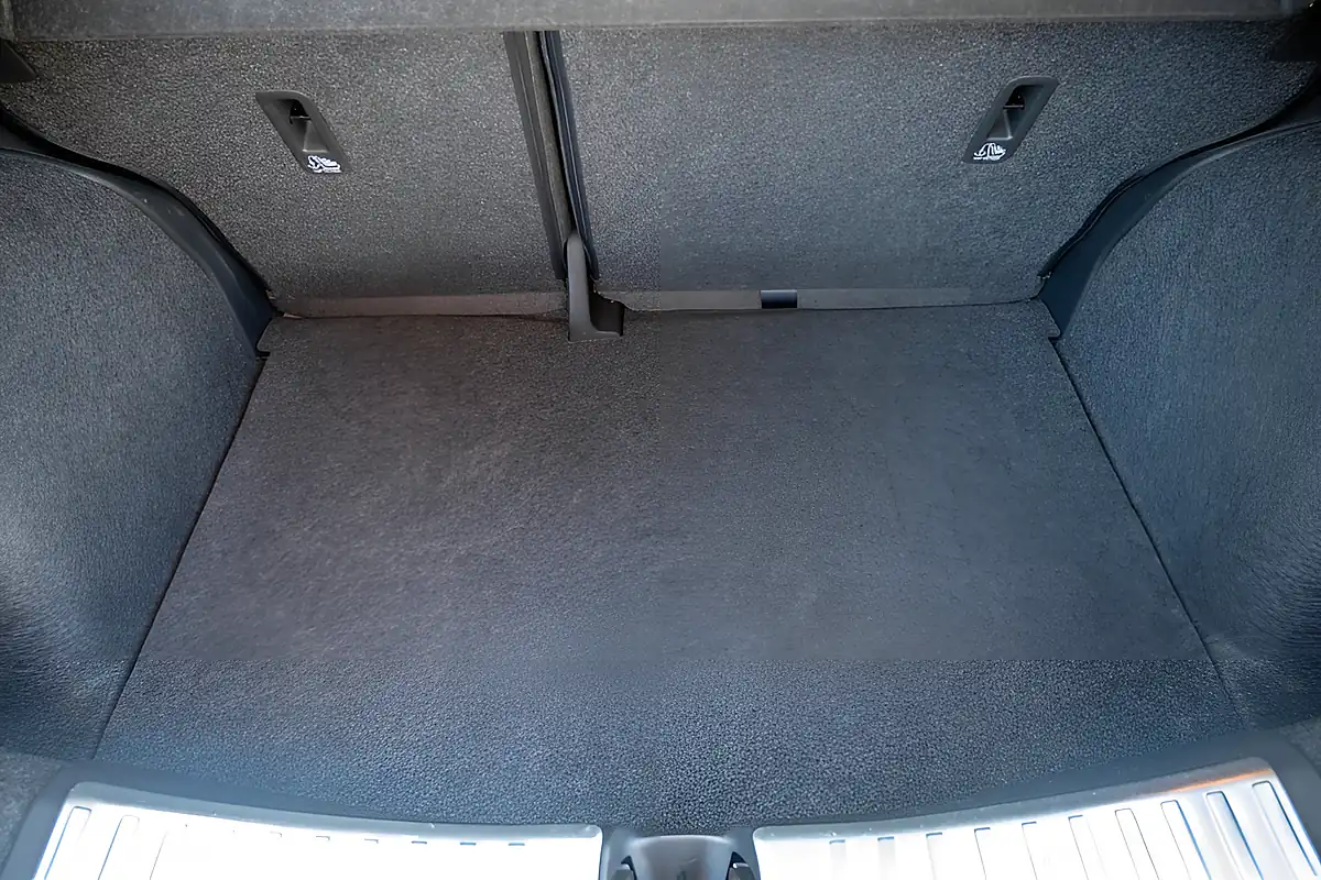 Used 2019 Nissan Micra Acenta Glaze White - Interior and Exterior details 15