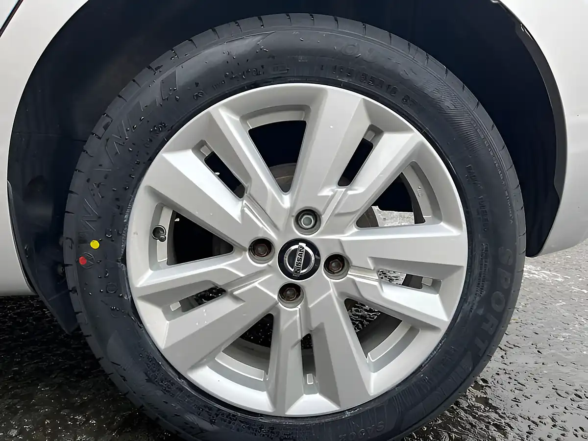 Used 2019 Nissan Micra Acenta Platinum Silver - Interior and Exterior details 17