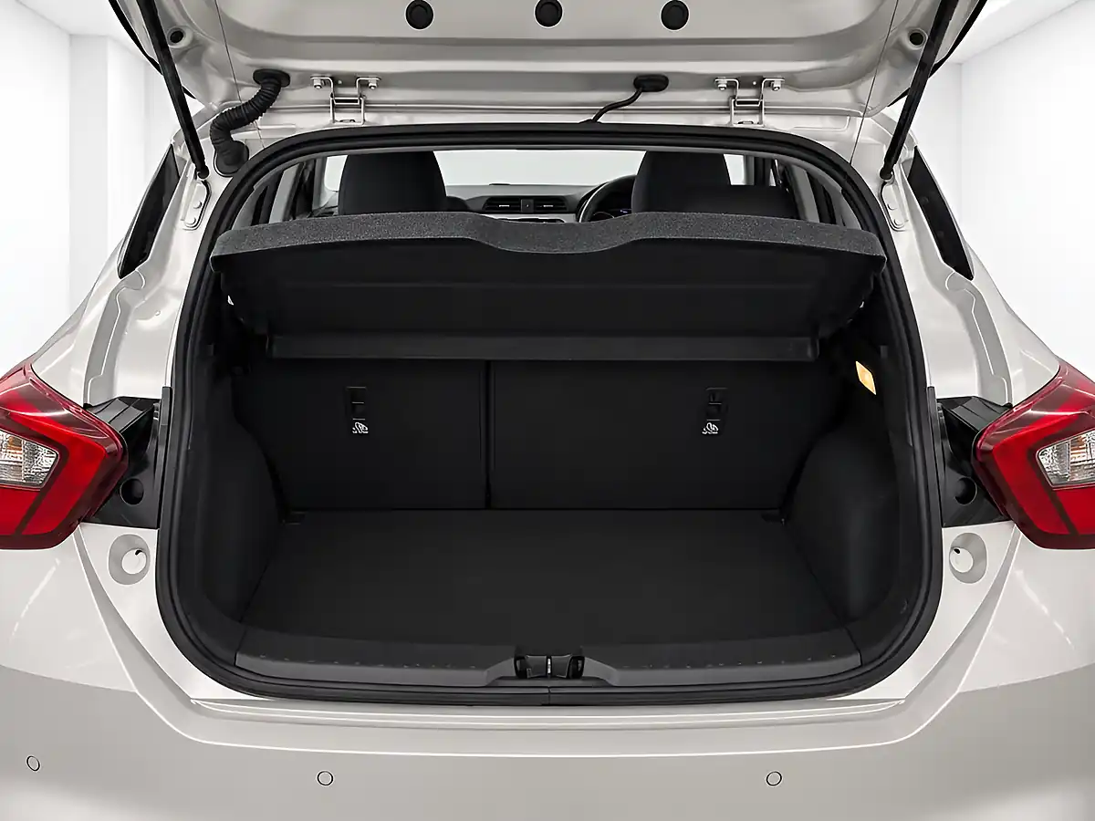 Used 2019 Nissan Micra Acenta Silver - Interior and Exterior details 12