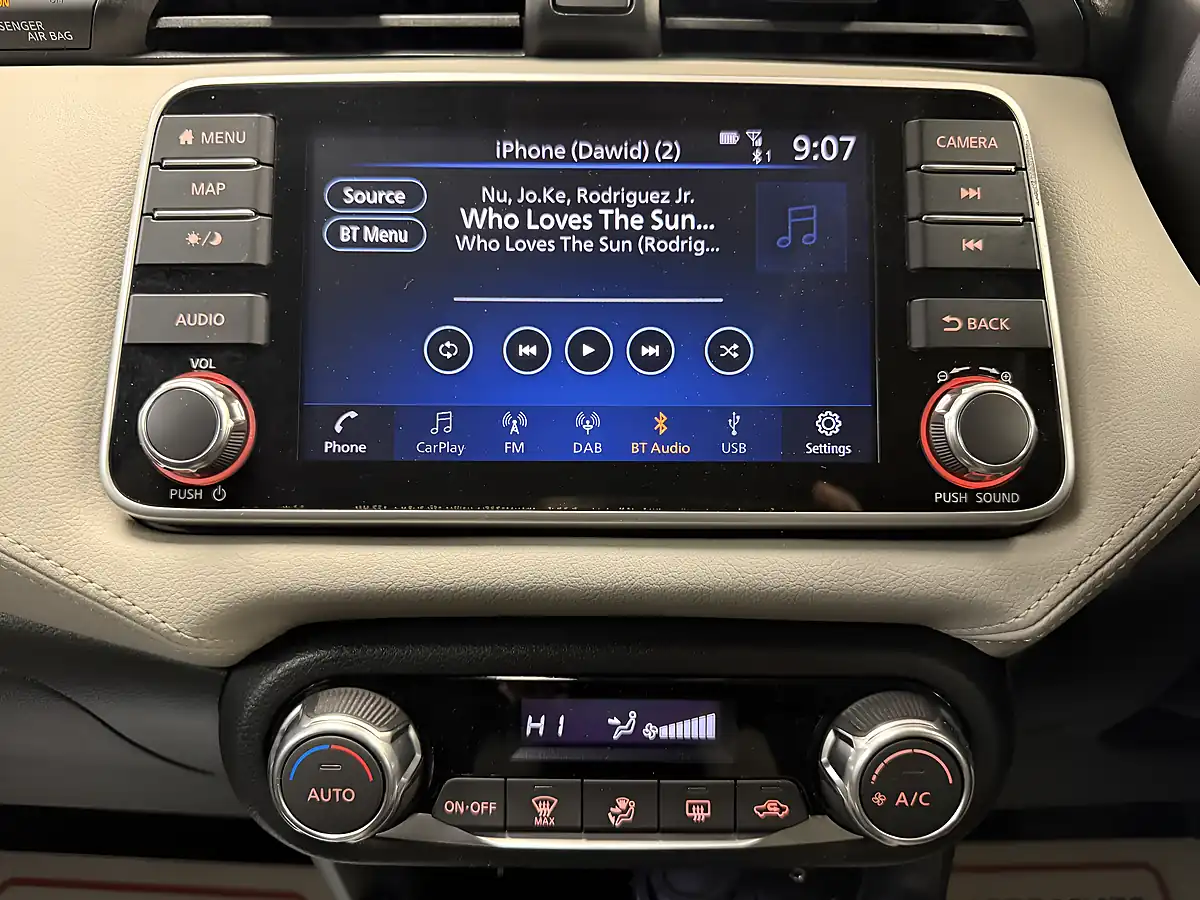 Used 2019 Nissan Micra Tekna Blue - Interior and Exterior details 9