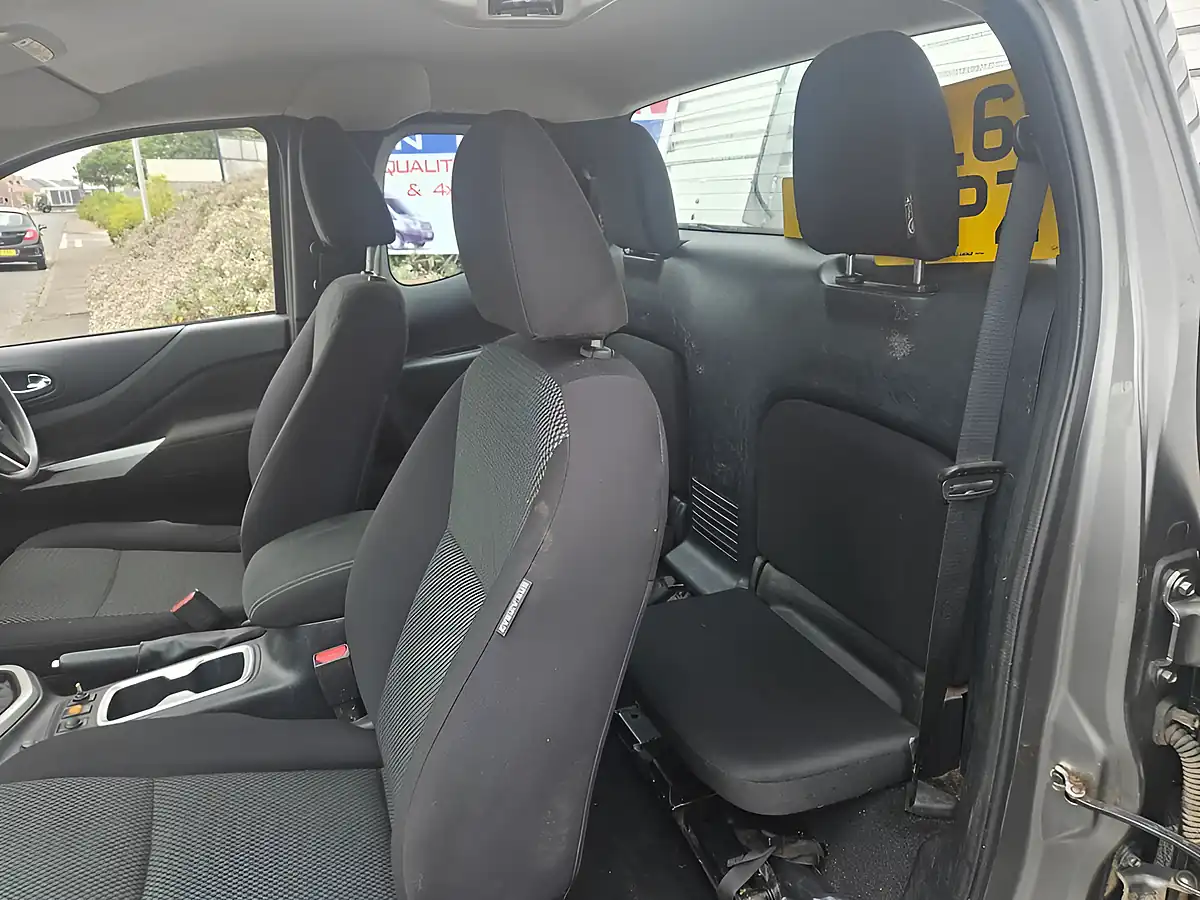 Used 2019 Nissan Navara Acenta Grey - Interior and Exterior details 10