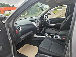 Used 2019 Nissan Navara Acenta Grey - Interior and Exterior details 11