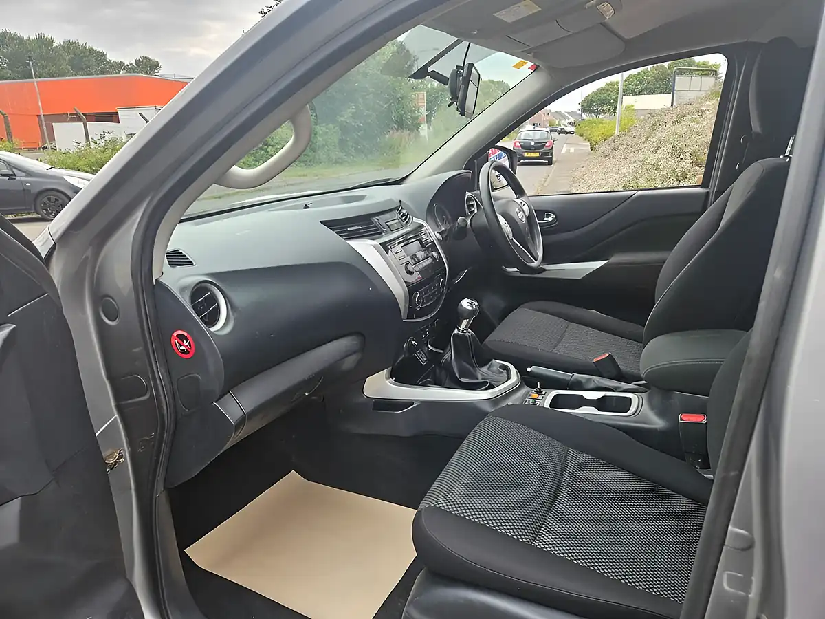 Used 2019 Nissan Navara Acenta Grey - Interior and Exterior details 11