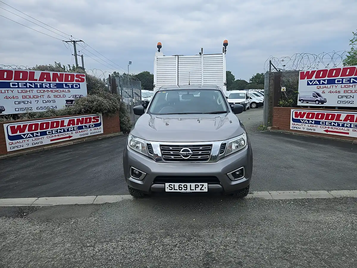 Used 2019 Nissan Navara Acenta Grey - Interior and Exterior details 3