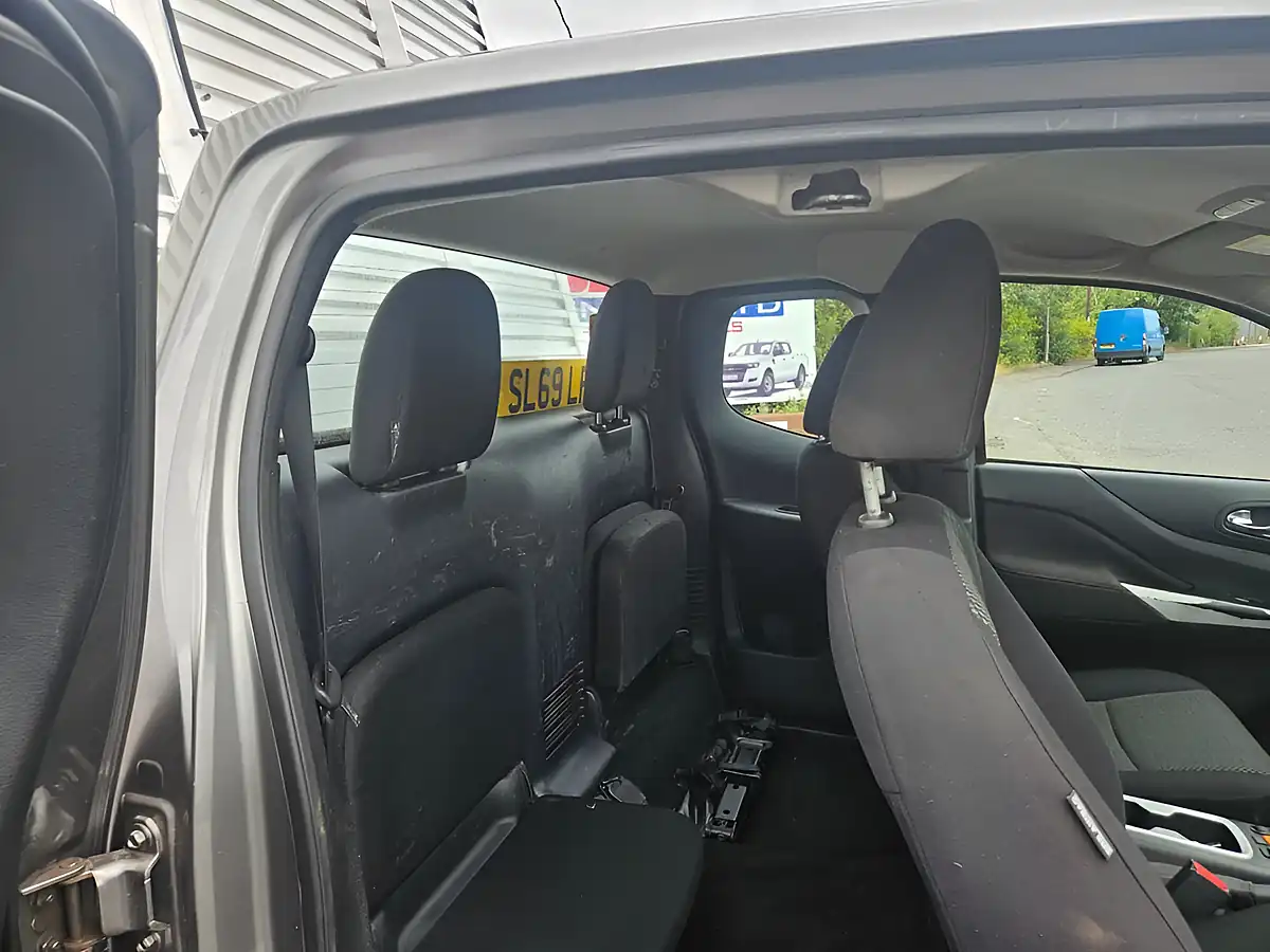 Used 2019 Nissan Navara Acenta Grey - Interior and Exterior details 9