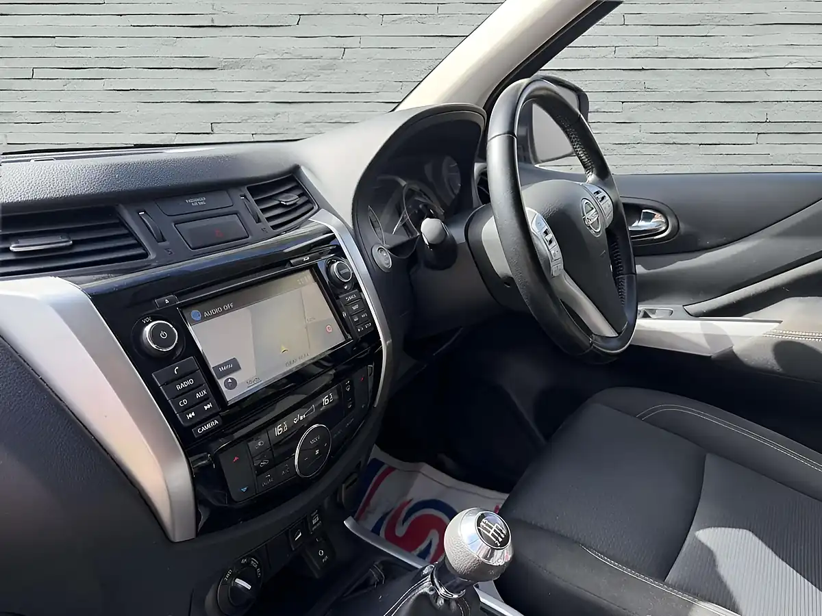 Used 2019 Nissan Navara N-Connecta Grey - Interior and Exterior details 13