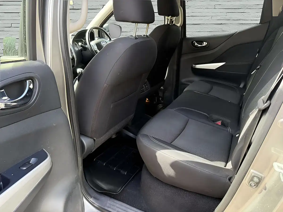 Used 2019 Nissan Navara N-Connecta Grey - Interior and Exterior details 15