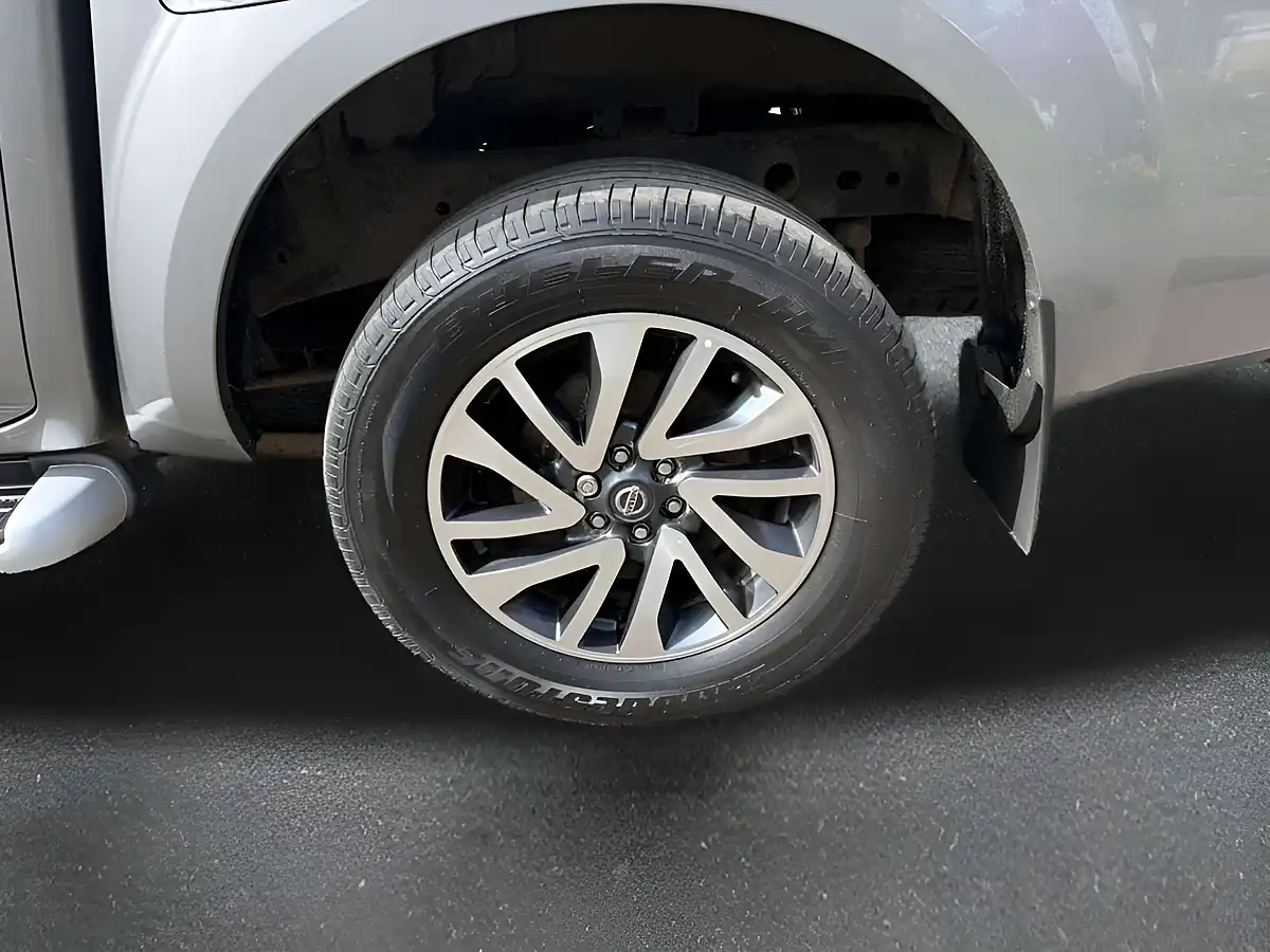 Used 2019 Nissan Navara N-Connecta Grey - Interior and Exterior details 20