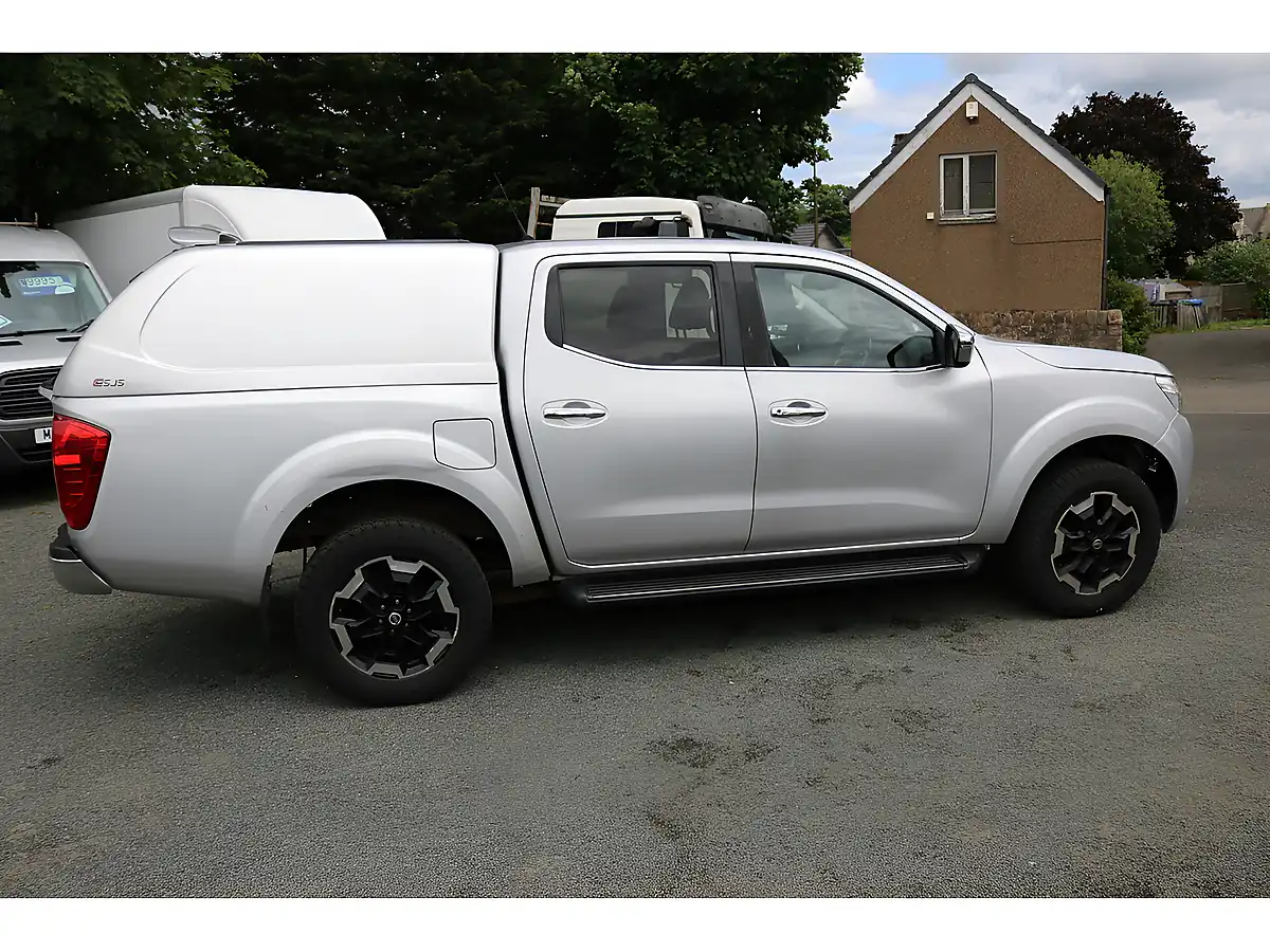 Used 2019 Nissan Navara N-Connecta Shr Dcb Silver - Interior and Exterior details 10