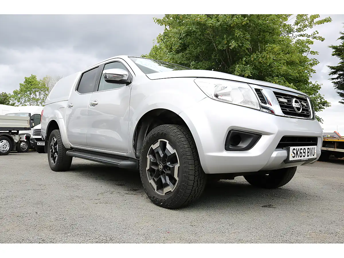 Used 2019 Nissan Navara N-Connecta Shr Dcb Silver - Interior and Exterior details 11