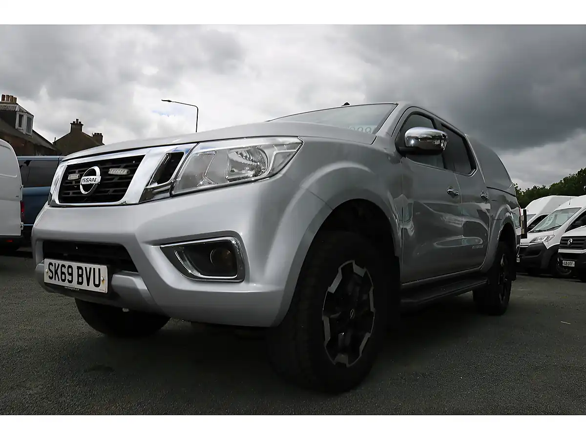 Used 2019 Nissan Navara N-Connecta Shr Dcb Silver - Interior and Exterior details 12