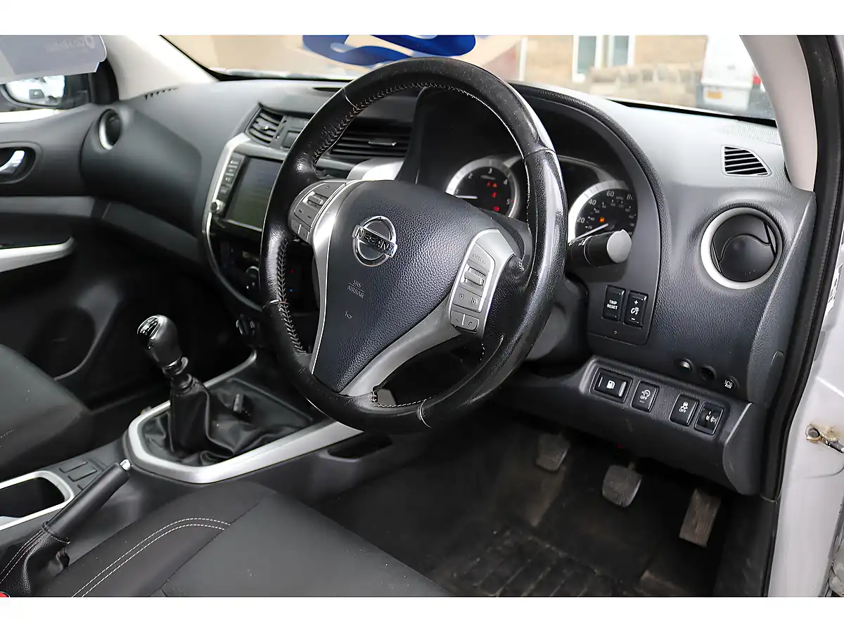 Used 2019 Nissan Navara N-Connecta Shr Dcb Silver - Interior and Exterior details 14