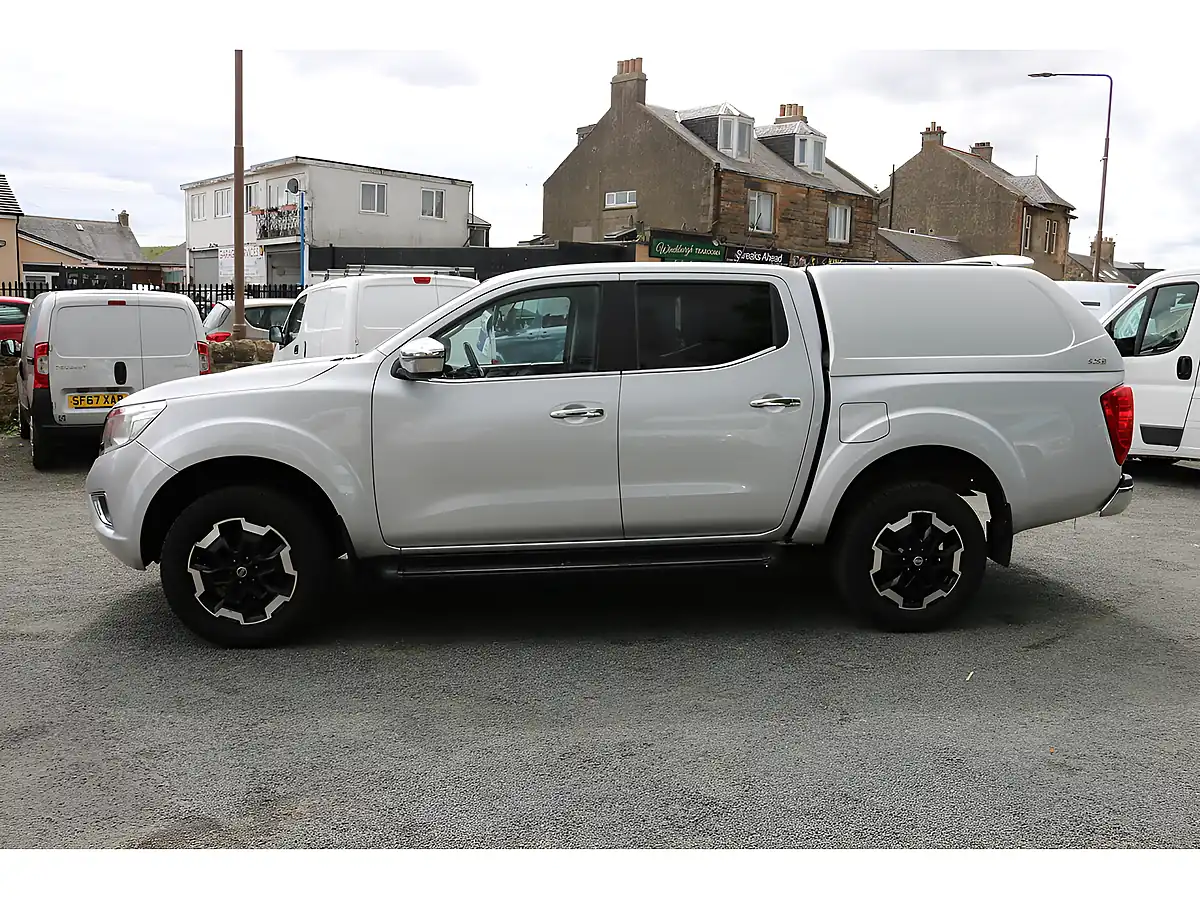 Used 2019 Nissan Navara N-Connecta Shr Dcb Silver - Interior and Exterior details 4