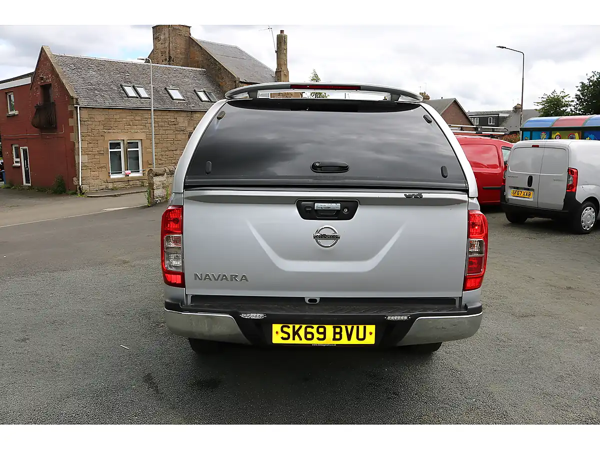 Used 2019 Nissan Navara N-Connecta Shr Dcb Silver - Interior and Exterior details 7