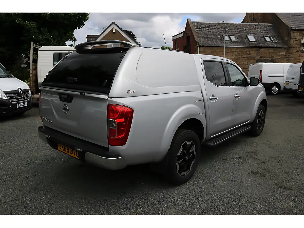 Used 2019 Nissan Navara N-Connecta Shr Dcb Silver - Interior and Exterior details 8