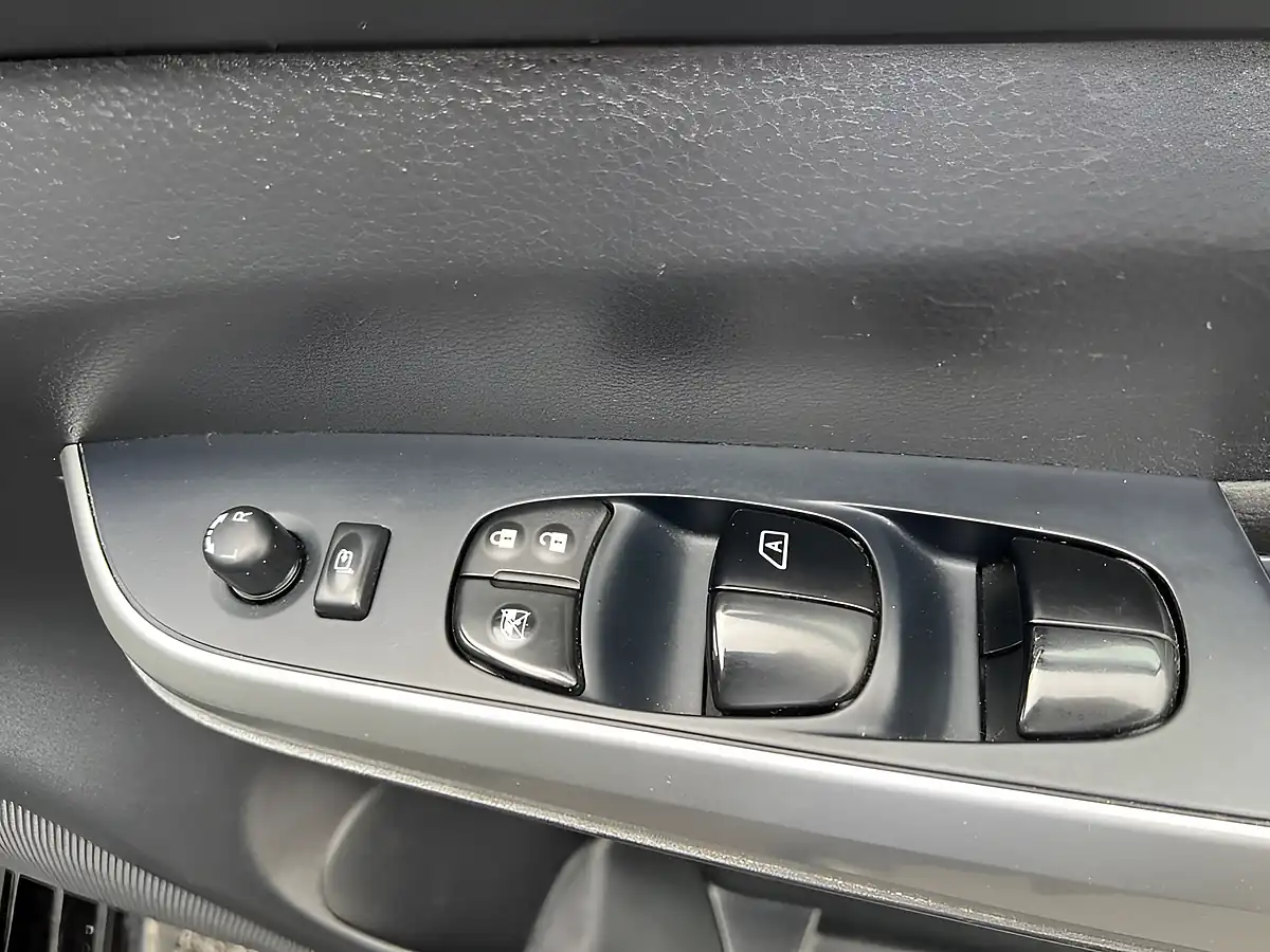 Used 2019 Nissan Navara N-Guard Black - Interior and Exterior details 20