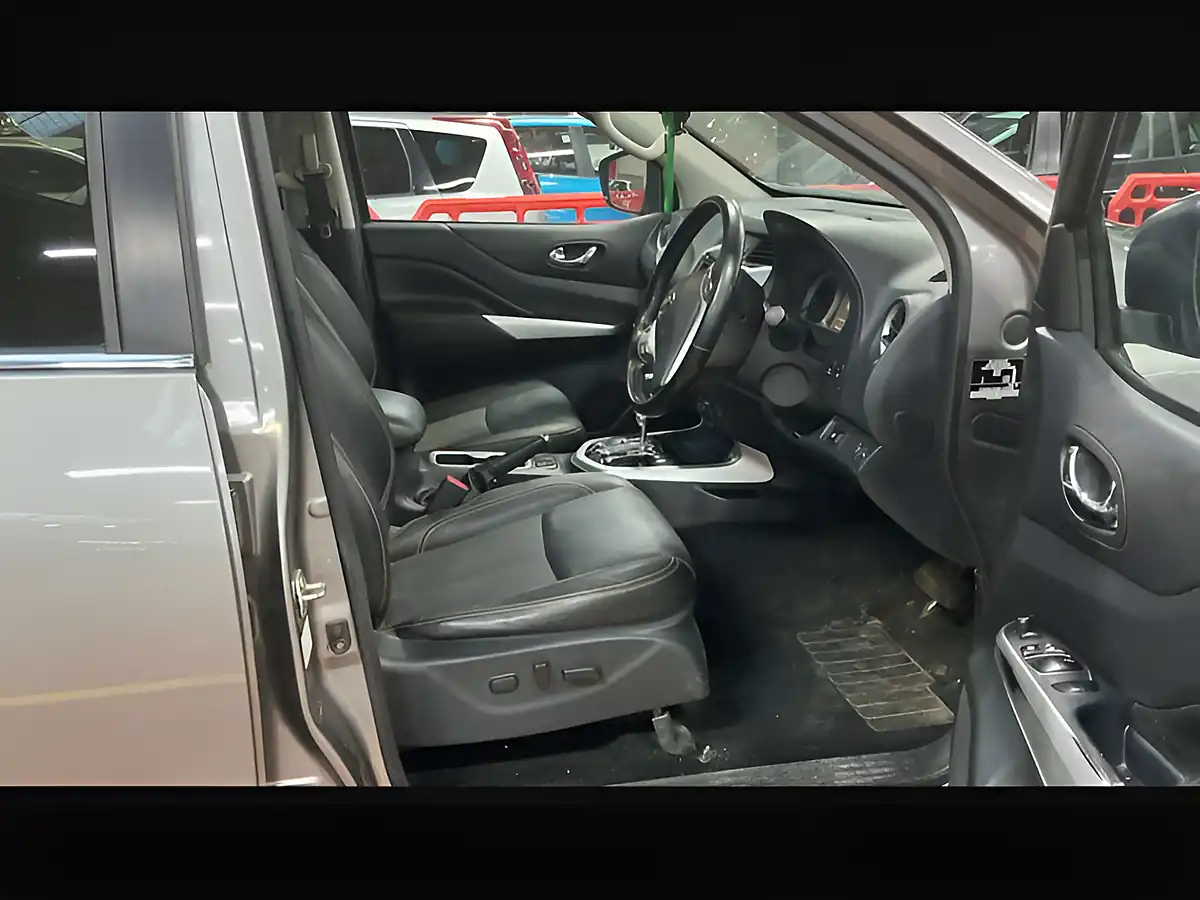 Used 2019 Nissan Navara N-Guard Twilight Grey - Interior and Exterior details 11