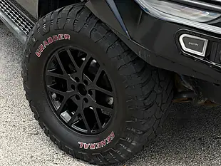 Used 2019 Nissan Navara Off-Roader AT32 Black - Interior and Exterior details 10
