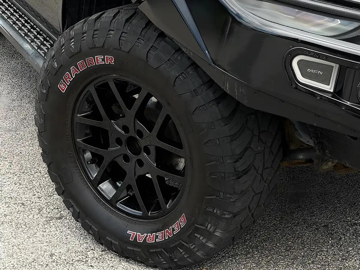 Used 2019 Nissan Navara Off-Roader AT32 Black - Interior and Exterior details 10