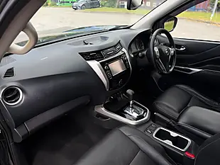Used 2019 Nissan Navara Off-Roader AT32 Black - Interior and Exterior details 11