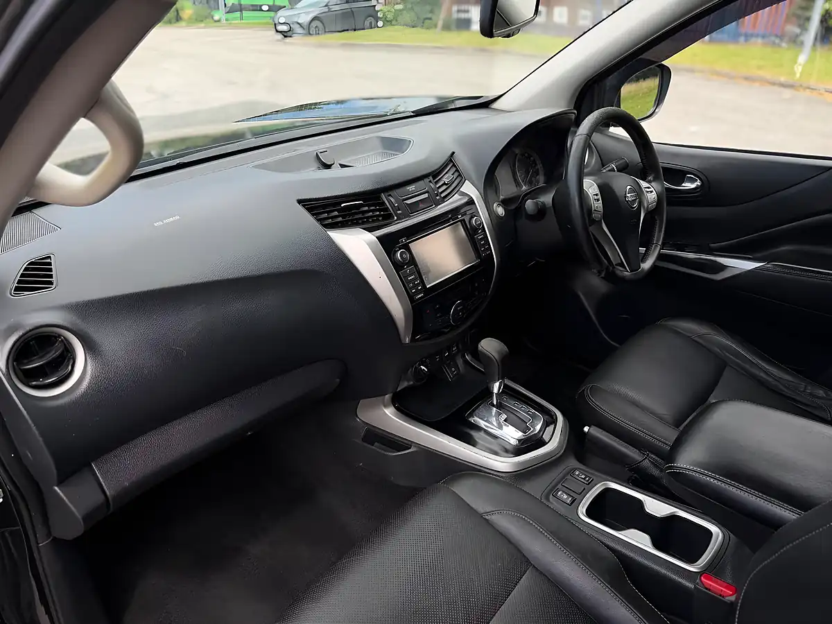 Used 2019 Nissan Navara Off-Roader AT32 Black - Interior and Exterior details 11