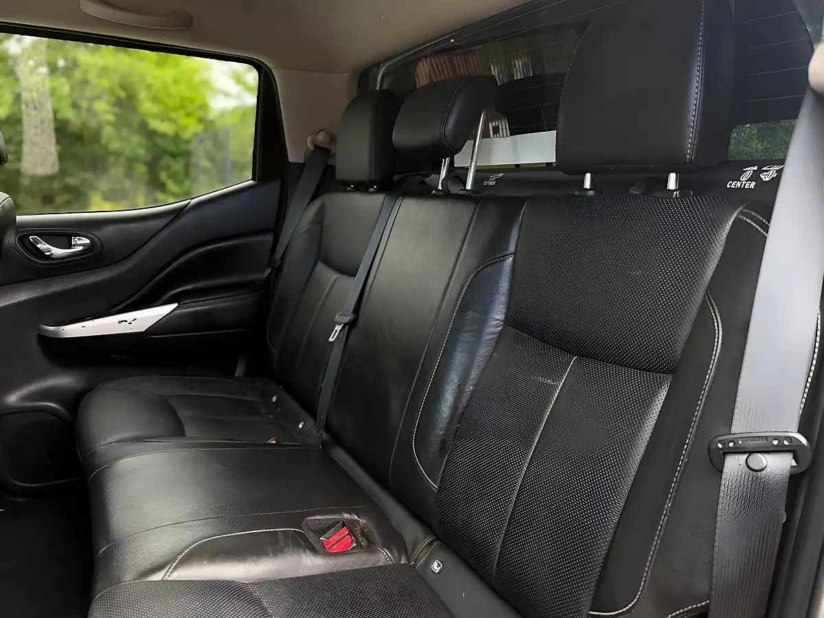 Used 2019 Nissan Navara Off-Roader AT32 Black - Interior and Exterior details 14