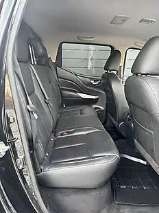 Used 2019 Nissan Navara Tekna Black - Interior and Exterior details 10