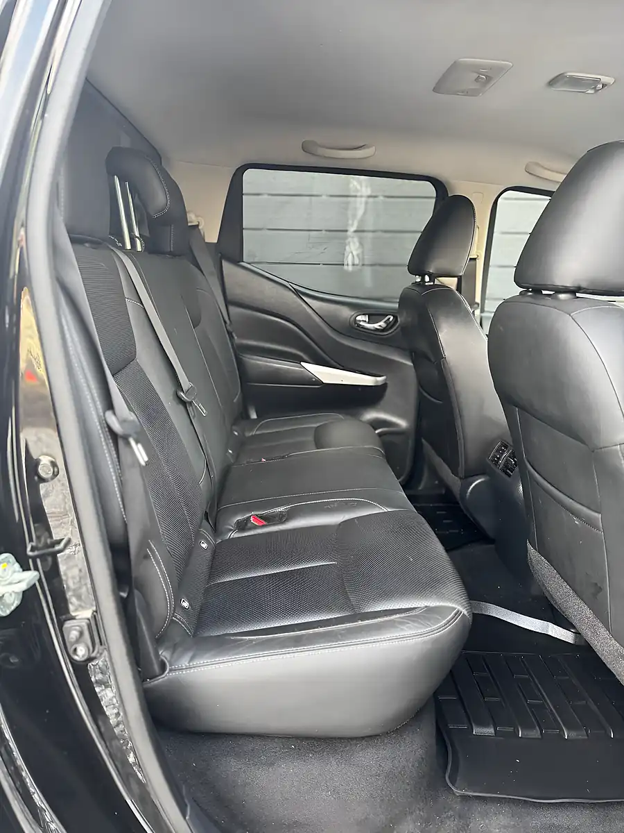 Used 2019 Nissan Navara Tekna Black - Interior and Exterior details 10