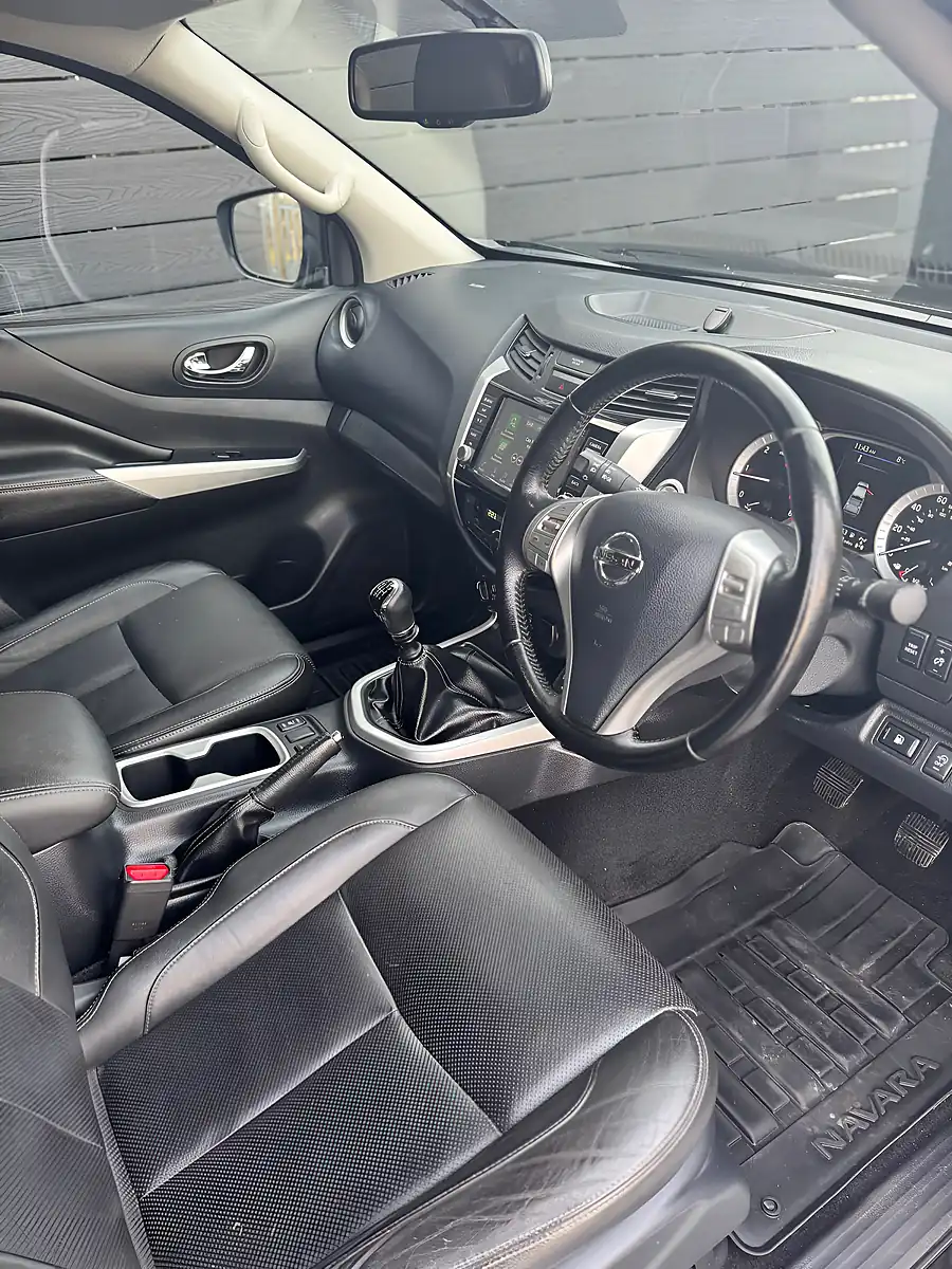Used 2019 Nissan Navara Tekna Black - Interior and Exterior details 12