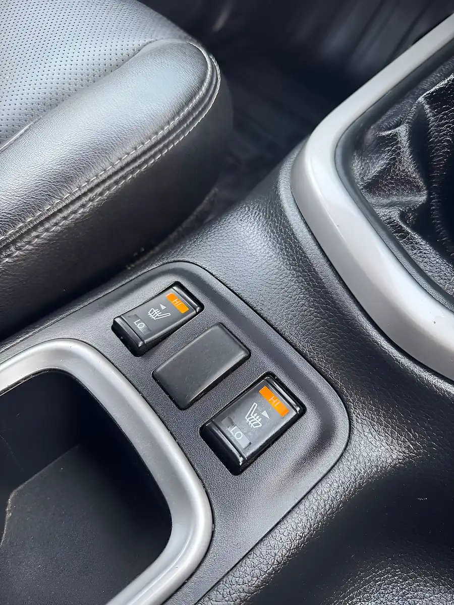 Used 2019 Nissan Navara Tekna Black - Interior and Exterior details 16