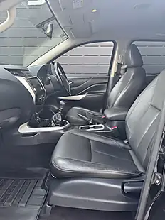 Used 2019 Nissan Navara Tekna Black - Interior and Exterior details 9