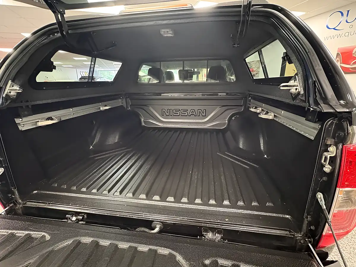 Used 2019 Nissan Navara Tekna Black - Interior and Exterior details 13