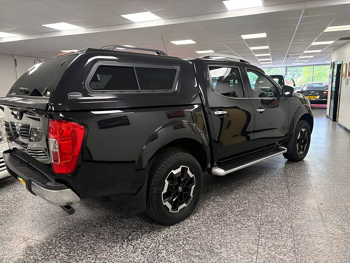 Used 2019 Nissan Navara Tekna Black - Interior and Exterior details 7