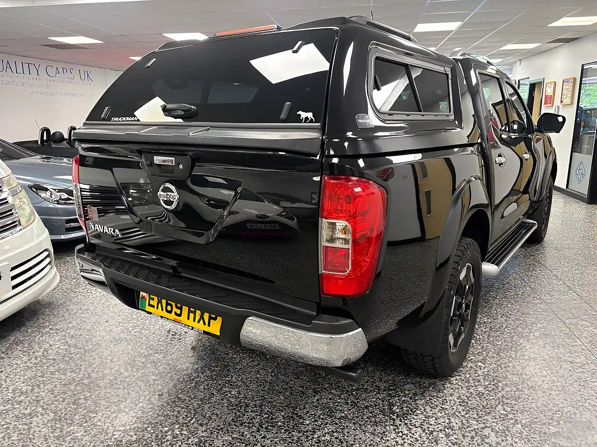 Used 2019 Nissan Navara Tekna Black - Interior and Exterior details 8