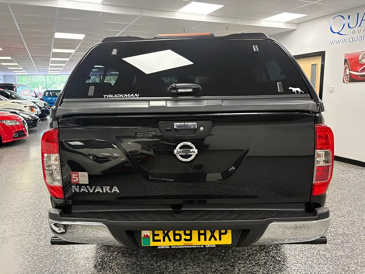 Used 2019 Nissan Navara Tekna Black - Interior and Exterior details 9
