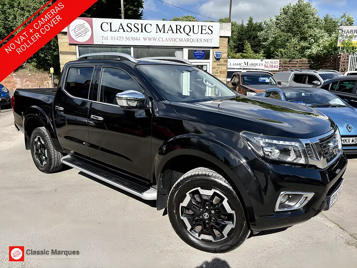 Used 2019 Nissan Navara Tekna Black - Front View