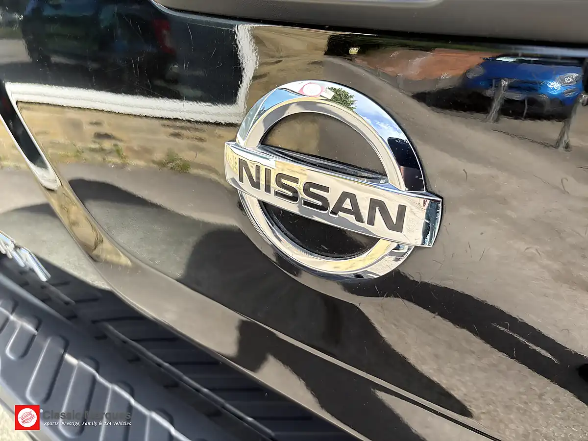Used 2019 Nissan Navara Tekna Black - Interior and Exterior details 10