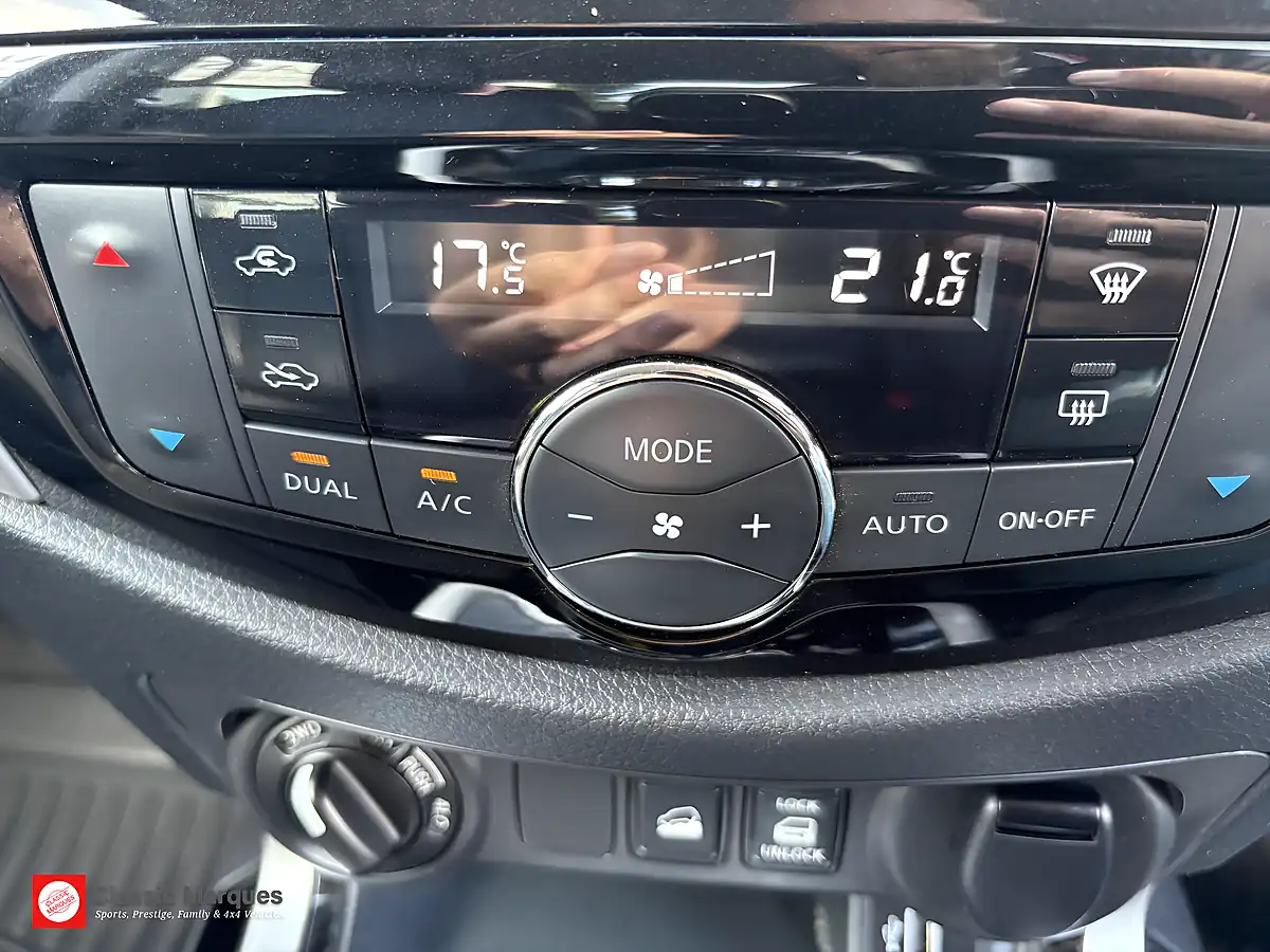 Used 2019 Nissan Navara Tekna Black - Interior and Exterior details 17