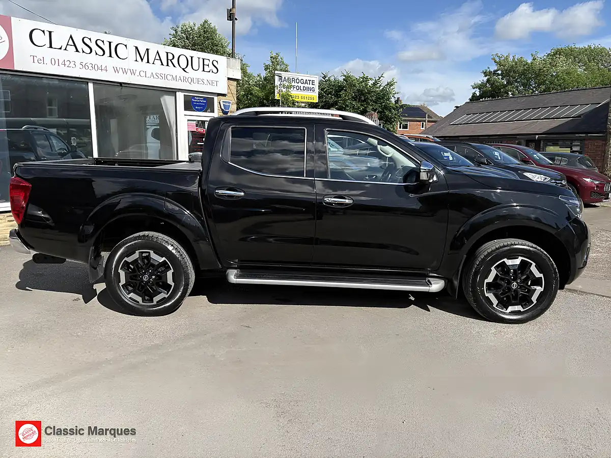 Used 2019 Nissan Navara Tekna Black - Interior and Exterior details 7