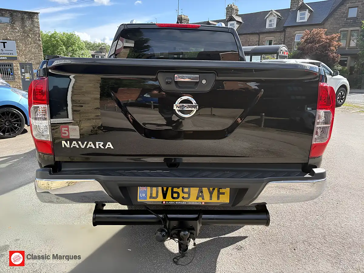 Used 2019 Nissan Navara Tekna Black - Interior and Exterior details 9