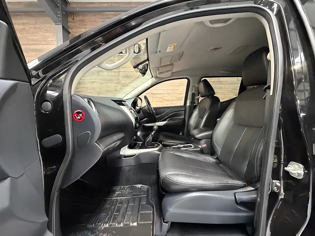 Used 2019 Nissan Navara Tekna Black - Interior and Exterior details 10