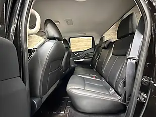 Used 2019 Nissan Navara Tekna Black - Interior and Exterior details 12