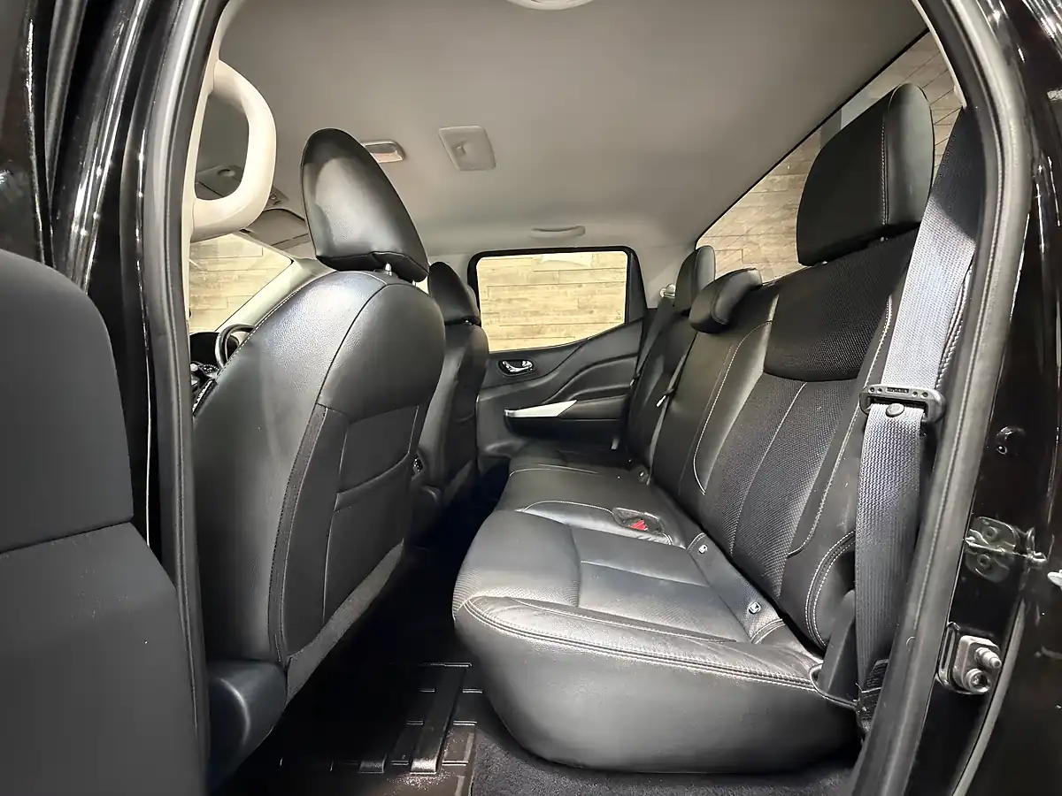 Used 2019 Nissan Navara Tekna Black - Interior and Exterior details 12