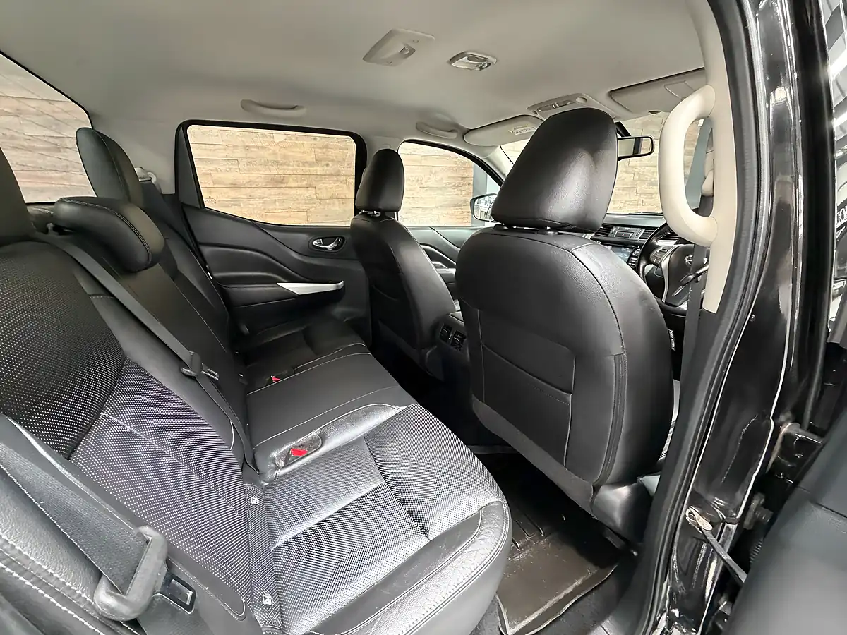 Used 2019 Nissan Navara Tekna Black - Interior and Exterior details 13