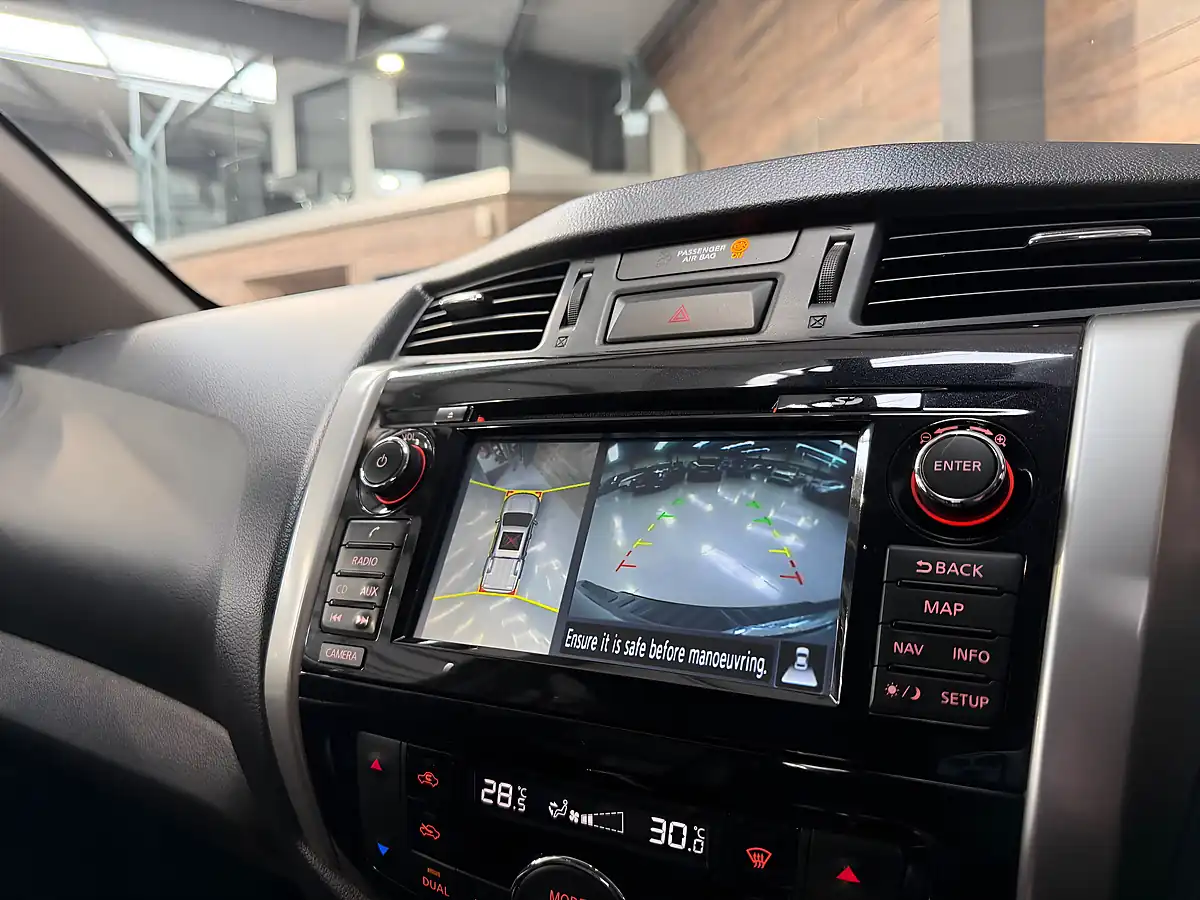Used 2019 Nissan Navara Tekna Black - Interior and Exterior details 18