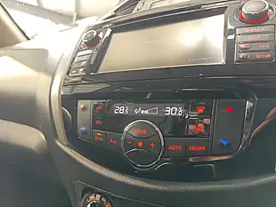 Used 2019 Nissan Navara Tekna Black - Interior and Exterior details 19