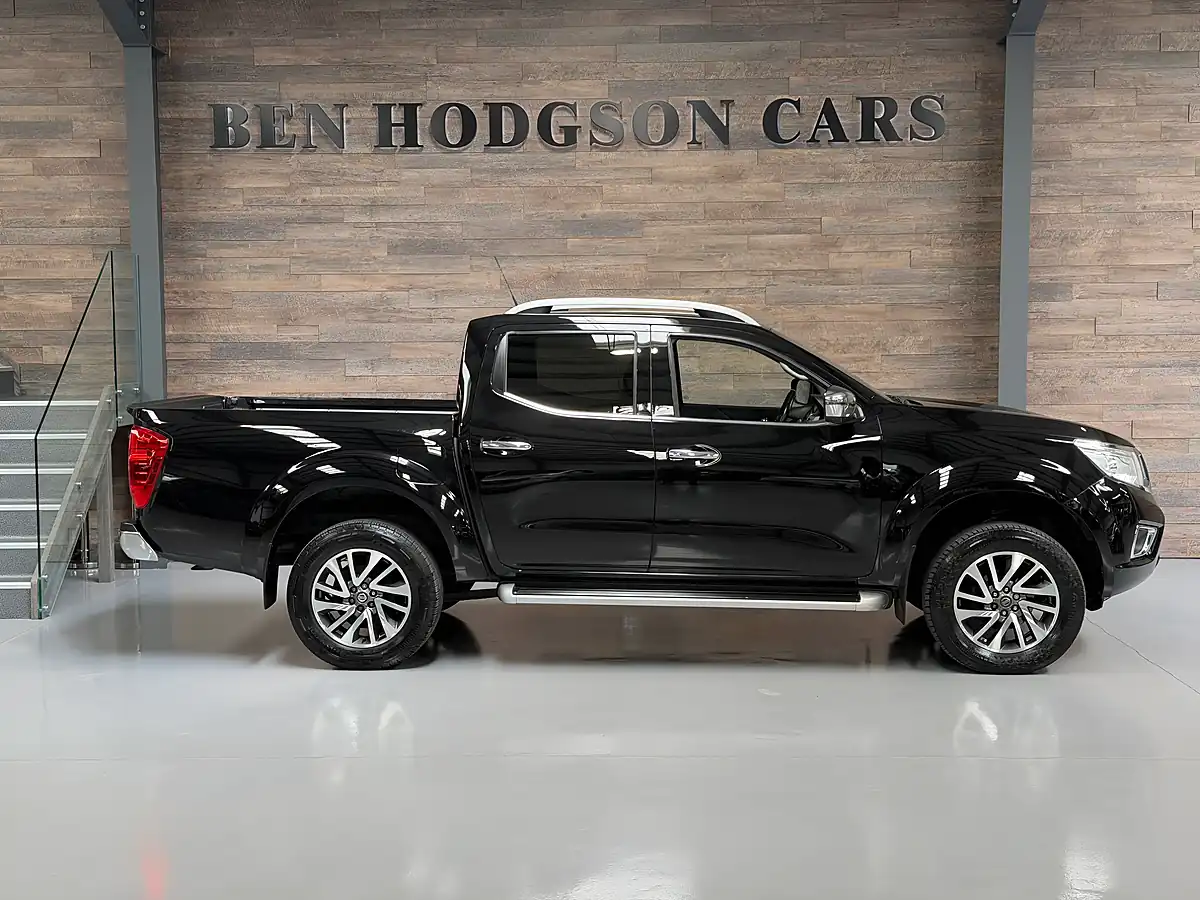 Used 2019 Nissan Navara Tekna Black - Interior and Exterior details 5